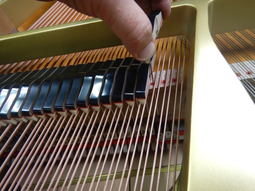 2本ペダルのグランドピアノをソステヌート機構付き3本ペダルに